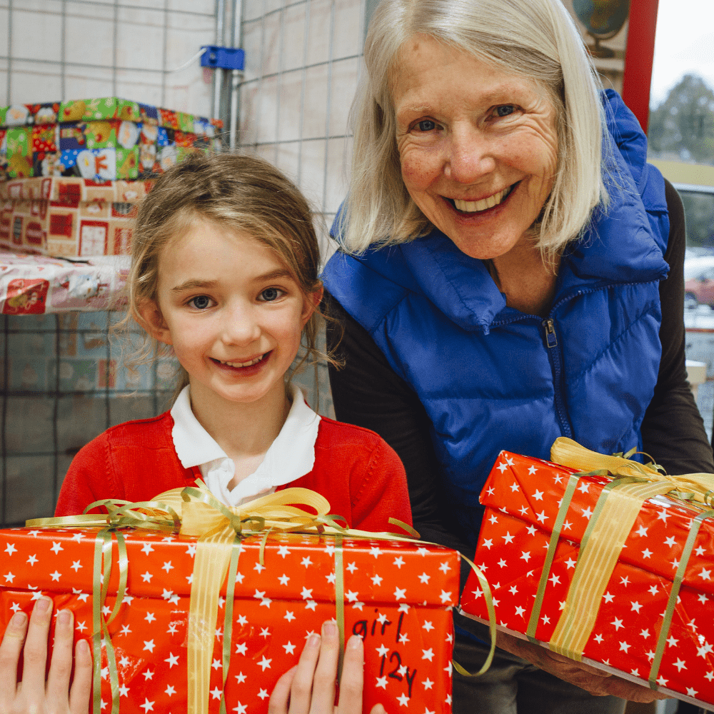 4 Ways to Give Back This Holiday Season