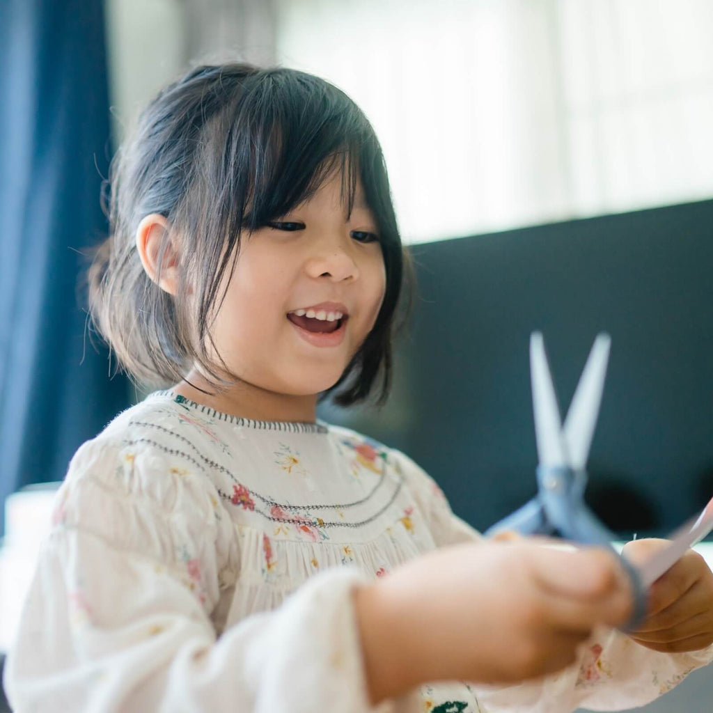 Super Cute Winter-Themed Craft: DIY Snowflake Globe